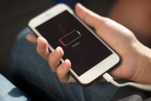 Is-Your-iPhone-Battery-Draining-Too-Fast