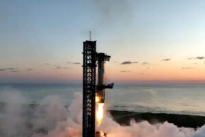 SpaceX's Starship Makes a Dramatic Nighttime Splashdown After Epic Test Flight